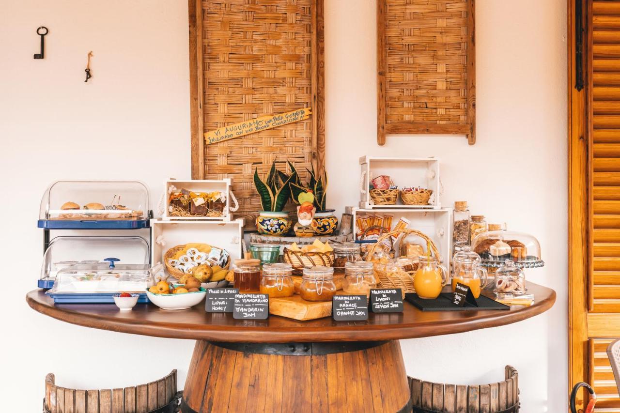 Lauricella Bed And Breakfast 리파리 외부 사진