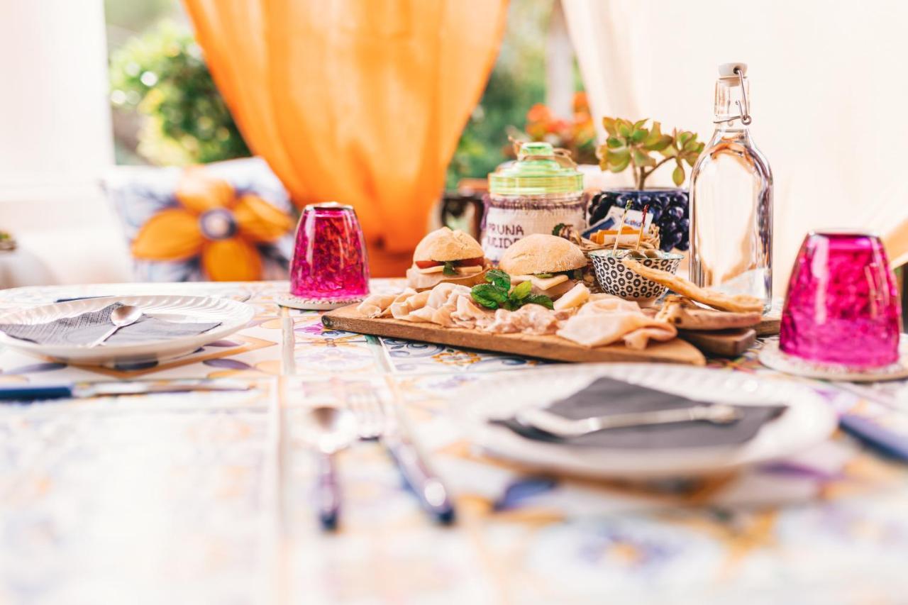 Lauricella Bed And Breakfast 리파리 외부 사진